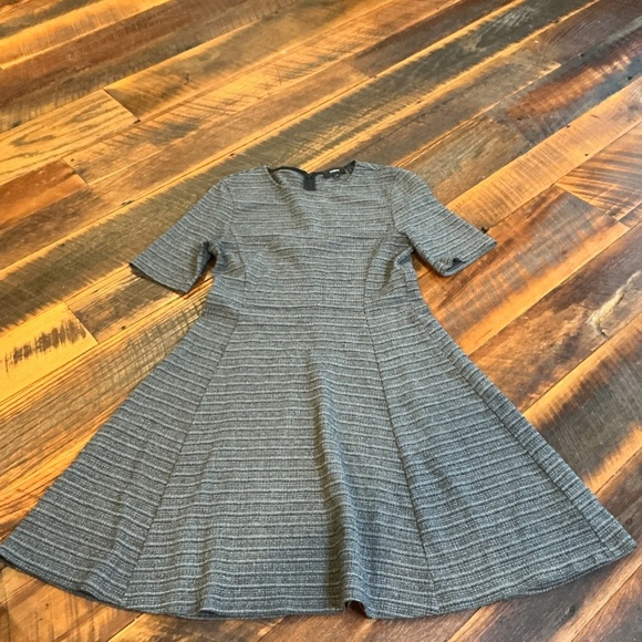 Theory Albita Knit Fit & Flare Short Sleeve Dress Gray Size 8 Career Cocktail - Picture 3 of 9